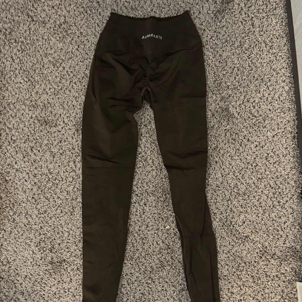 Alphalete taupe women’s scrunch leggings